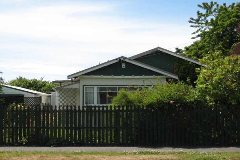 Photo of property in 14 Avonhead Road, Avonhead, Christchurch, 8042