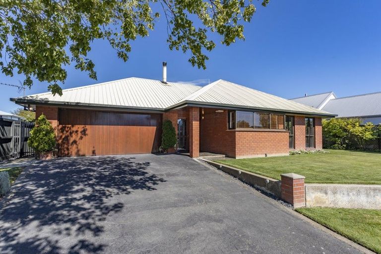 Photo of property in 5 Hinton Place, Rangiora, 7400