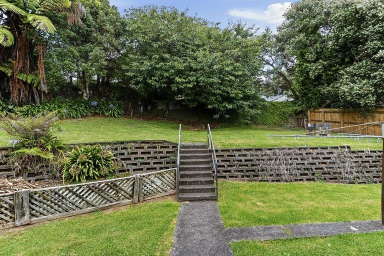 Photo of property in 7 Granby Place, Westown, New Plymouth, 4310