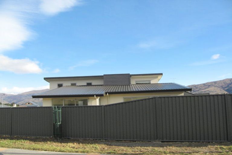 Photo of property in 9 Matthews Crescent, Cromwell, 9310