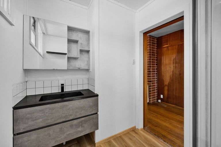 Photo of property in 371 South Road, Hawera, 4674