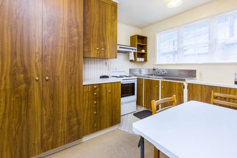 Photo of property in 5 Pearce Crescent, Taita, Lower Hutt, 5011