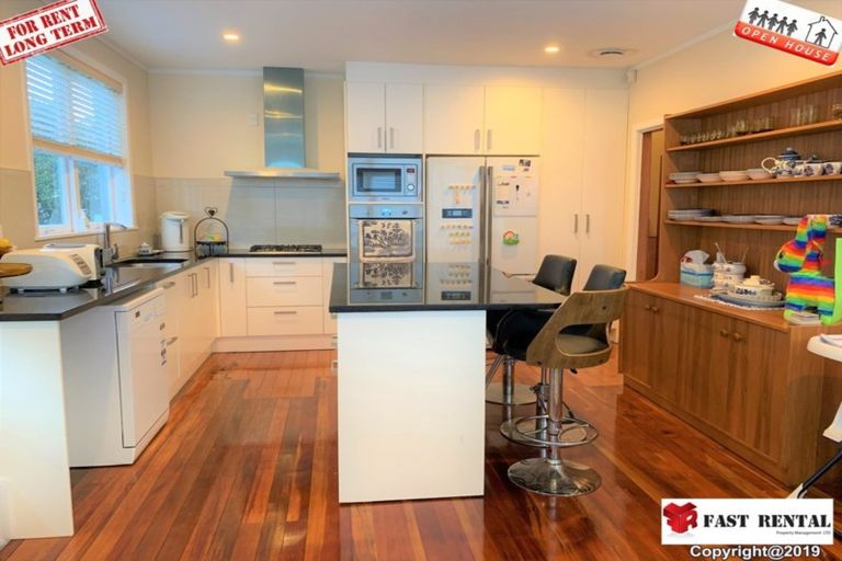 Photo of property in 2/221 Onewa Road, Birkenhead, Auckland, 0626