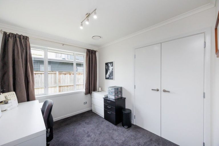 Photo of property in 3 Tennyson Avenue, Kelvin Grove, Palmerston North, 4414