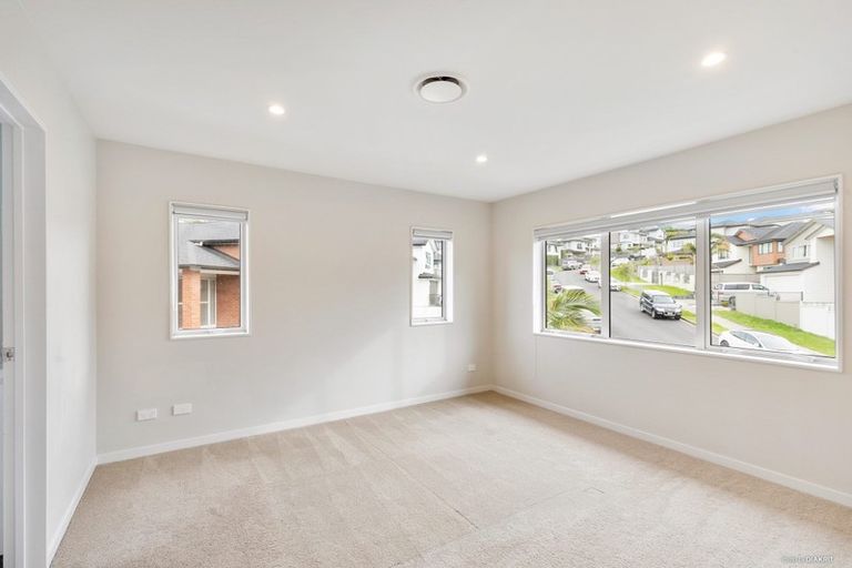 Photo of property in 77 Golden Morning Drive, Albany Heights, Auckland, 0632