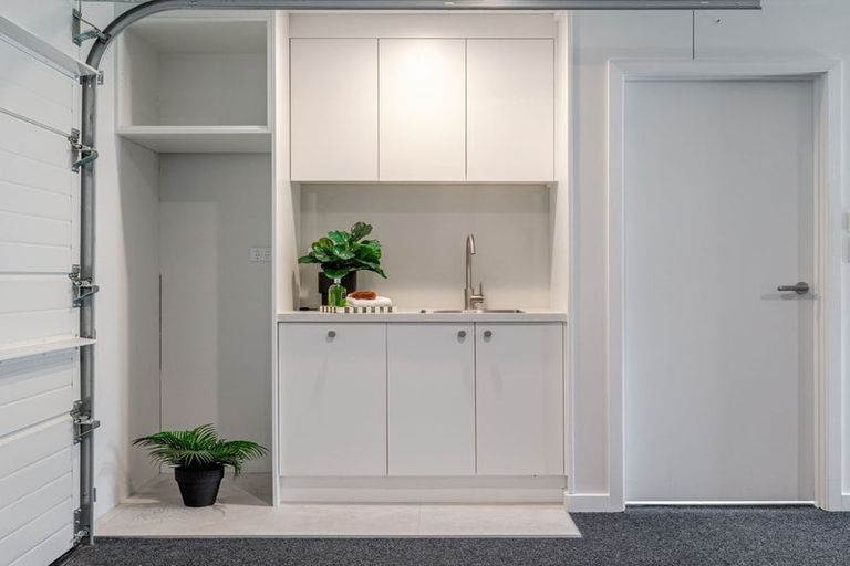 Photo of property in 19a Rosalie Terrace, Kelvin Grove, Palmerston North, 4414