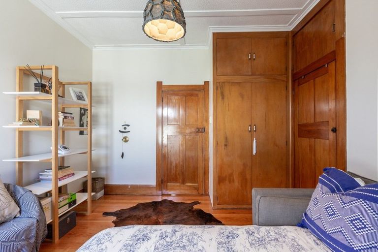 Photo of property in 18 Chaucer Road, Hospital Hill, Napier, 4110