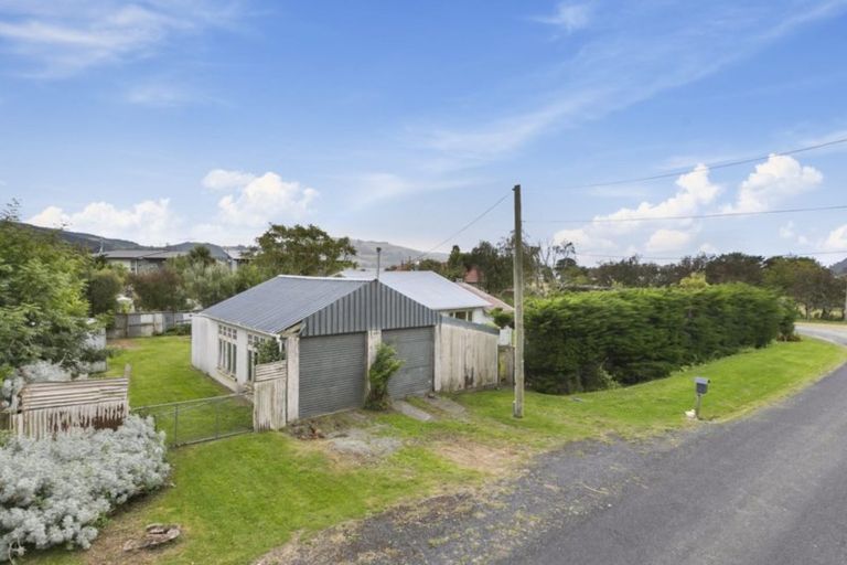 Photo of property in 11 Pitt Street, Waitati, 9085