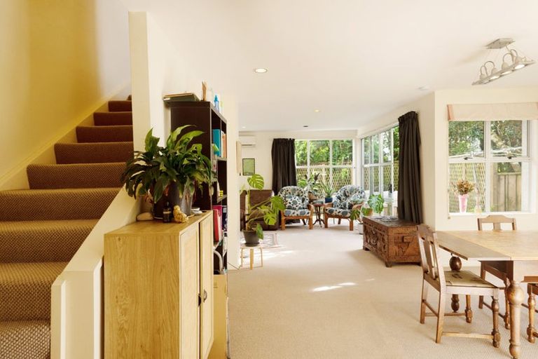 Photo of property in 16 Plymouth Street, Karori, Wellington, 6012