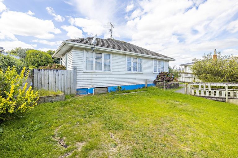 Photo of property in 3 Christmas Road, Manurewa, Auckland, 2102