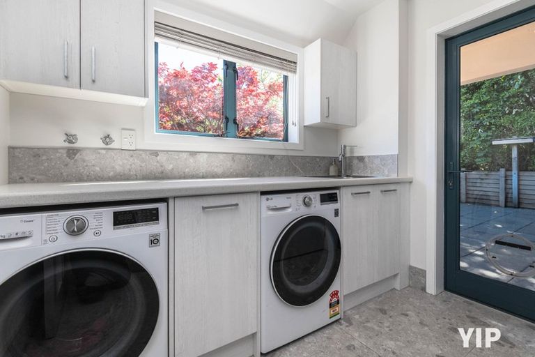 Photo of property in 17a Simla Crescent, Khandallah, Wellington, 6035