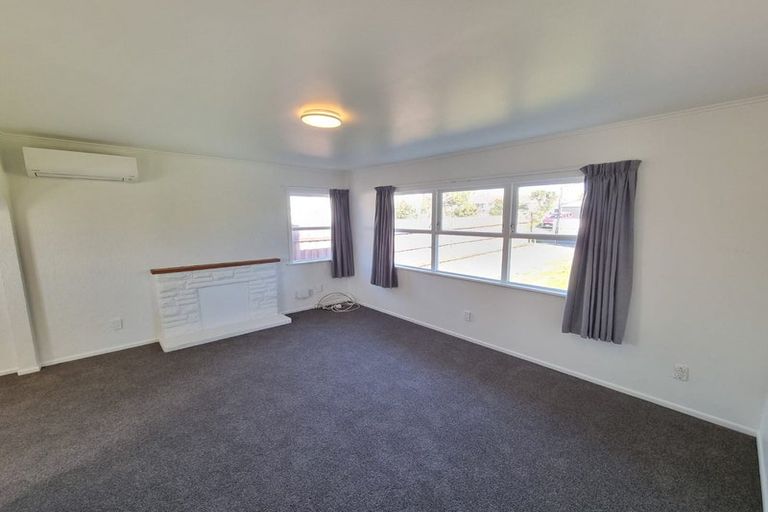Photo of property in 12 Raglan Street, Mangere East, Auckland, 2024