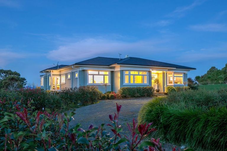 Photo of property in 147 Mcleod Road, South Head, Helensville, 0874