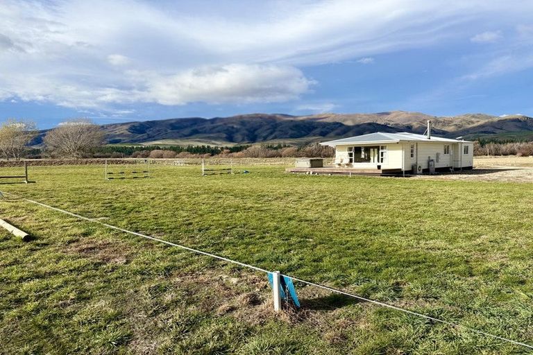 Photo of property in 1061 Ardgour Road, Tarras, Cromwell, 9383