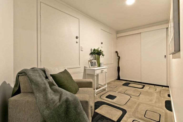 Photo of property in 11 Park Rise, Campbells Bay, Auckland, 0630