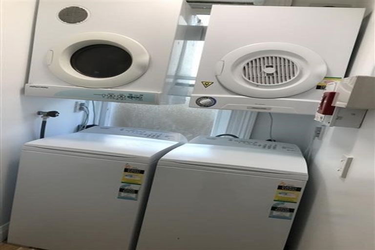 Photo of property in 58 Royal Terrace, Dunedin Central, Dunedin, 9016