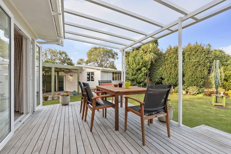 Photo of property in 89 Gloria Avenue, Te Atatu Peninsula, Auckland, 0610