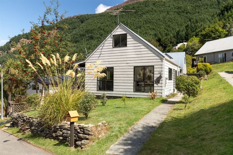 Photo of property in 25a Watts Road, Fernhill, Queenstown, 9300