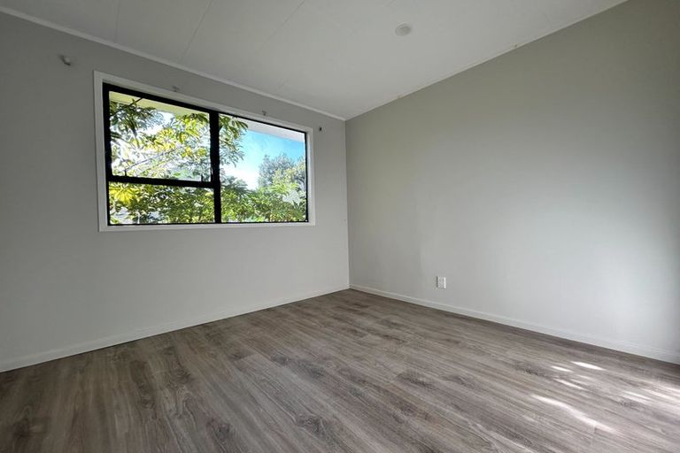 Photo of property in 17 Tomintoul Place, Highland Park, Auckland, 2010