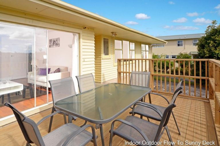 Photo of property in 9 Waverley Avenue, Glenfield, Auckland, 0629