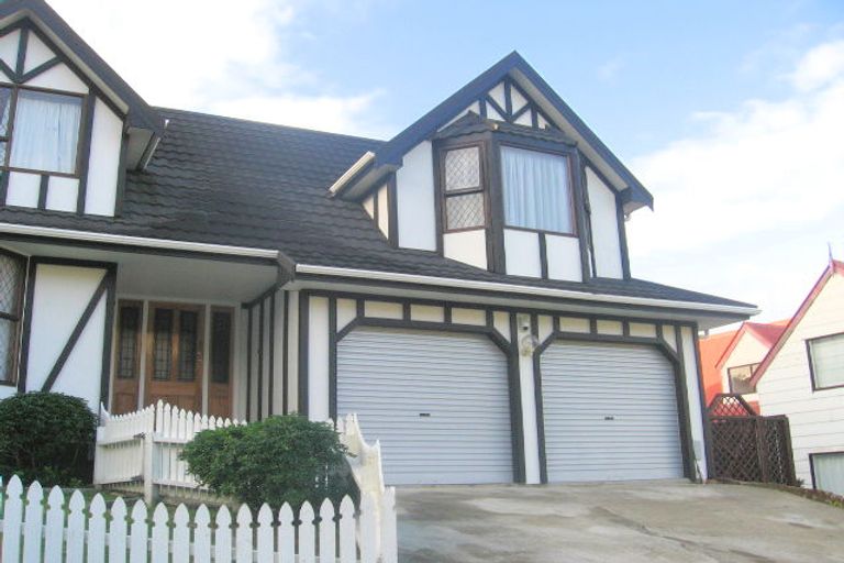 Photo of property in 3 Cullen Place, Tawa, Wellington, 5028