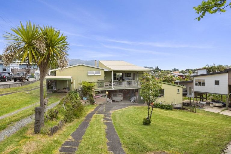 Photo of property in 7 Government Road, Raglan, 3225