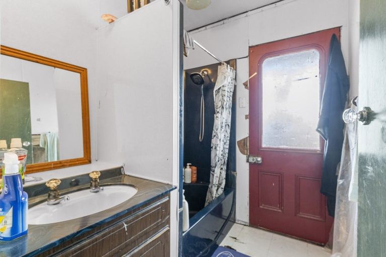 Photo of property in 86 Victoria Street, Kaponga, Hawera, 4679