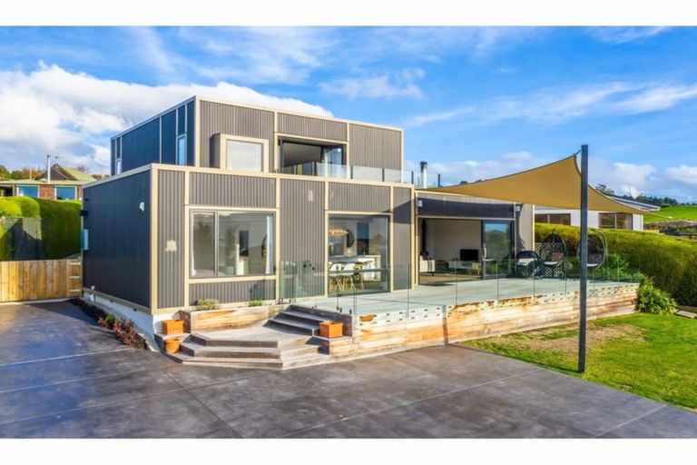 Photo of property in 8 Ngatea Road, Diamond Harbour, Lyttelton, 8971