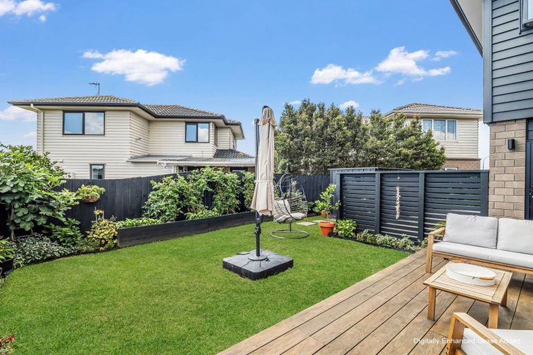 Photo of property in 1 Nga Waka Place, Mangere, Auckland, 2022