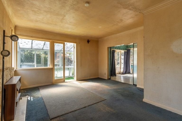 Photo of property in 20 Raroa Terrace, Tawa, Wellington, 5028