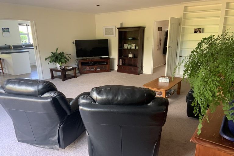 Photo of property in 10 Halswater Drive, Churton Park, Wellington, 6037