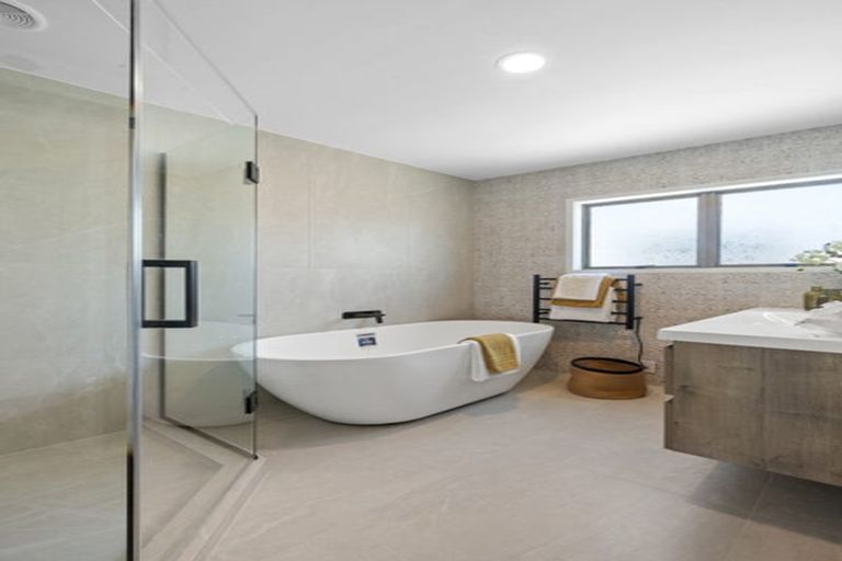 Photo of property in 28 Falstaff Place, Half Moon Bay, Auckland, 2012