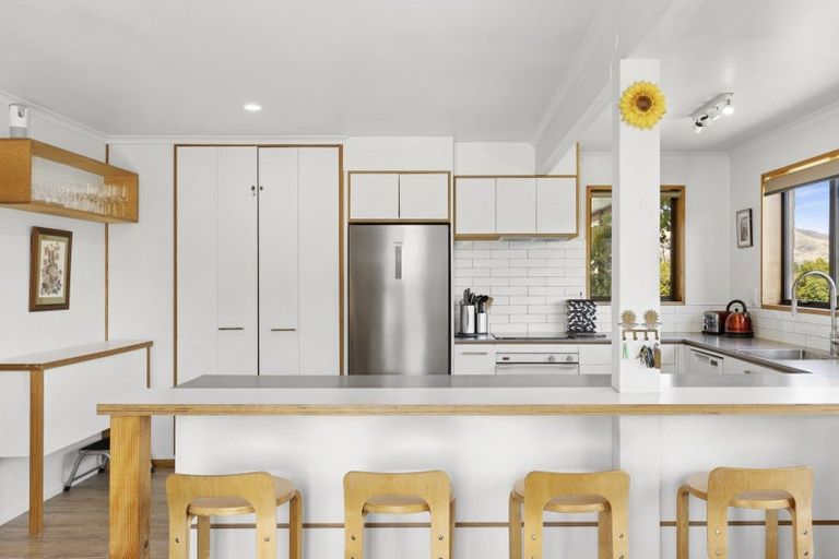 Photo of property in 8 Mount Iron Drive, Wanaka, 9305