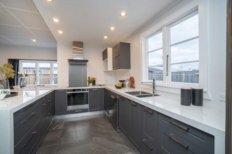 Photo of property in 136 Heretaunga Street, Palmerston North, 4414