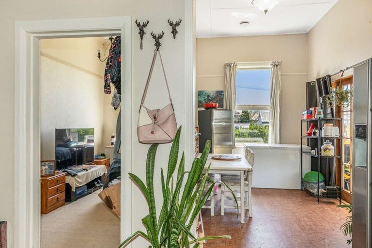 Photo of property in 9 Queen Street, Westport, 7825