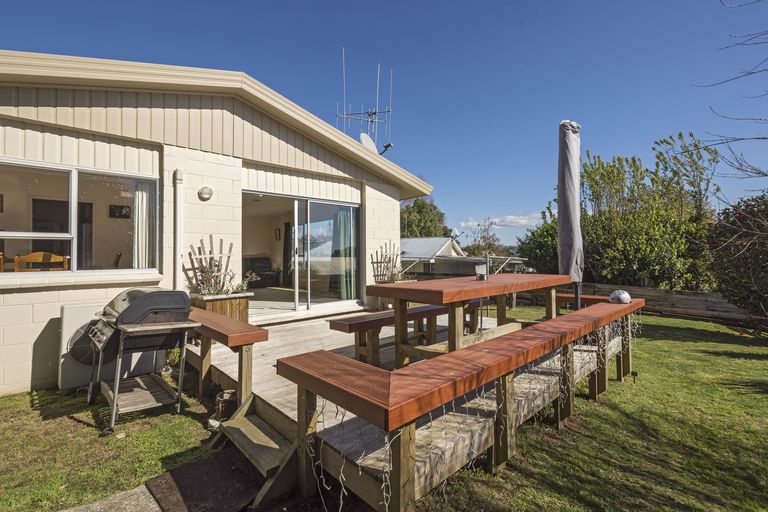 Photo of property in 61 Sherwood Street, Bellevue, Tauranga, 3110