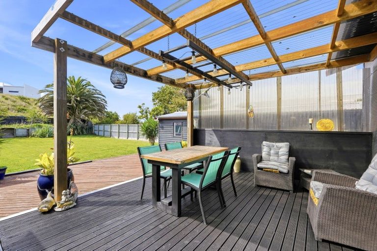 Photo of property in 10 Andresen Street, Foxton Beach, Foxton, 4815