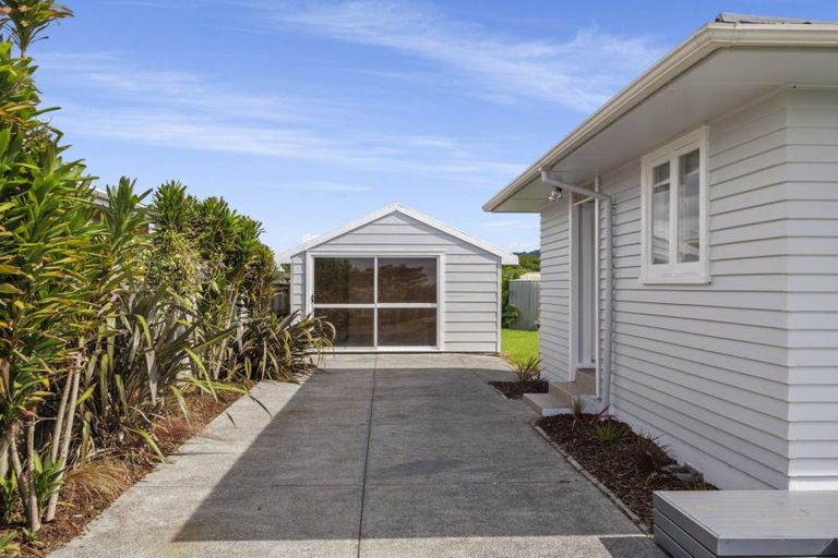 Photo of property in 6 Donovan Street, Te Puke, 3119
