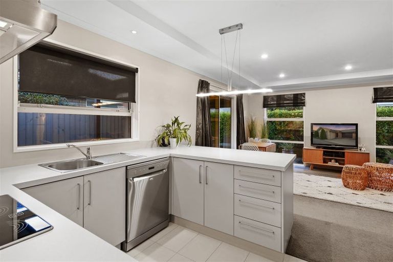 Photo of property in 6/198 Racecourse Road, Sockburn, Christchurch, 8042