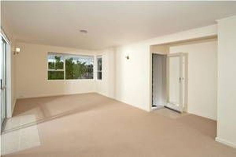 Photo of property in 9 Babington Place, Torbay, Auckland, 0630