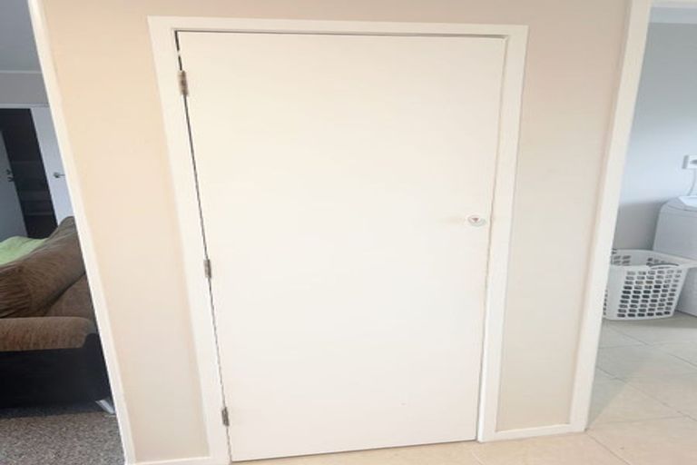 Photo of property in 1/126 Clevedon Road, Papakura, 2110