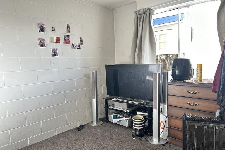 Photo of property in 1/158 Kings Crescent, Hutt Central, Lower Hutt, 5010