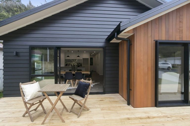 Photo of property in 38 Sunny Grove, Wainuiomata, Lower Hutt, 5014