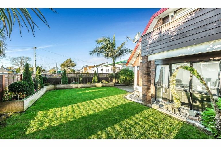 Photo of property in 2/57 Hoteo Avenue, Papatoetoe, Auckland, 2025