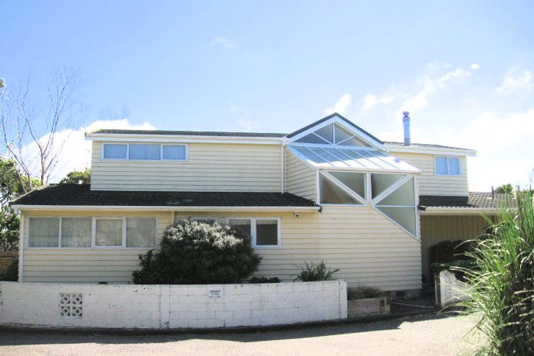 Photo of property in 9 Laurent Place, Kingston, Wellington, 6021