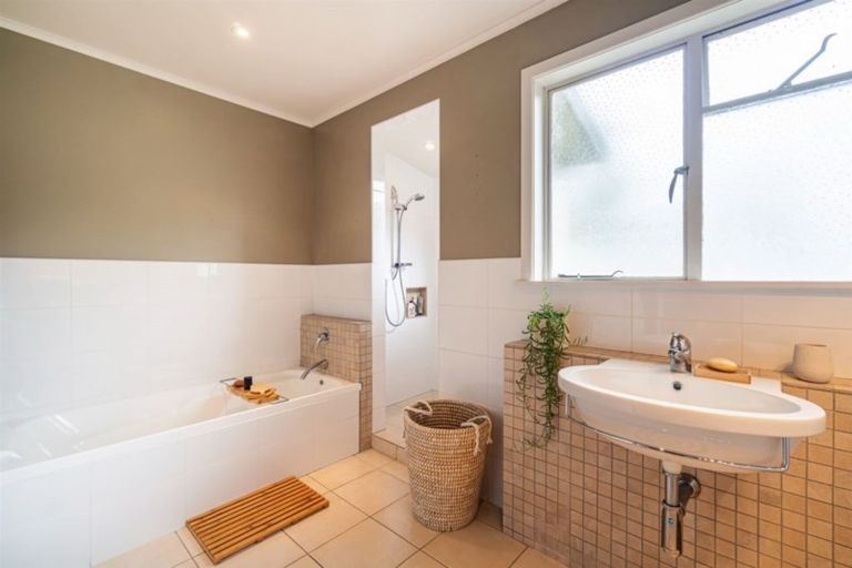 Photo of property in 29 Belle Vue Avenue, Northcote Point, Auckland, 0627