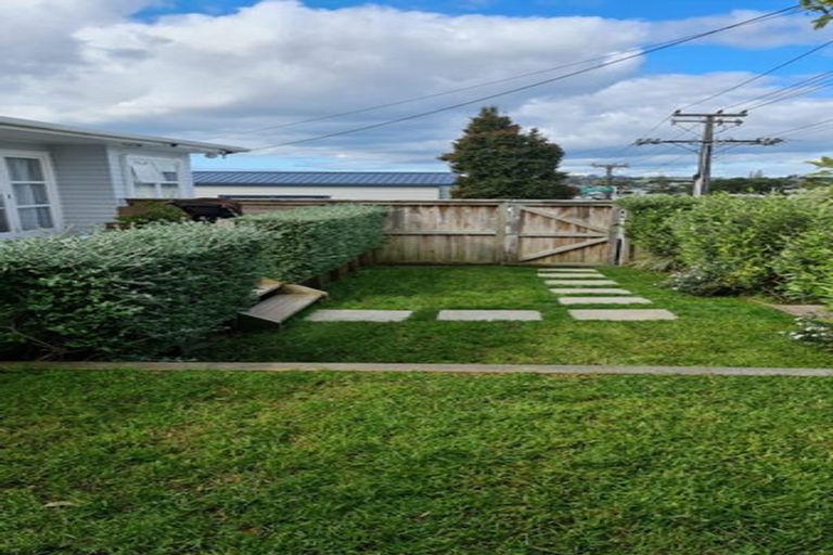 Photo of property in 10 Fordham Street, Beach Haven, Auckland, 0626