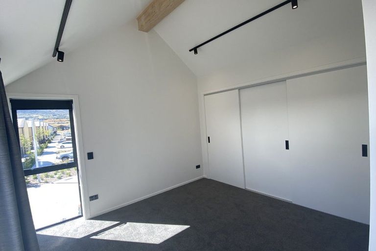 Photo of property in 12 Casterway Crescent, Jacks Point, 9371