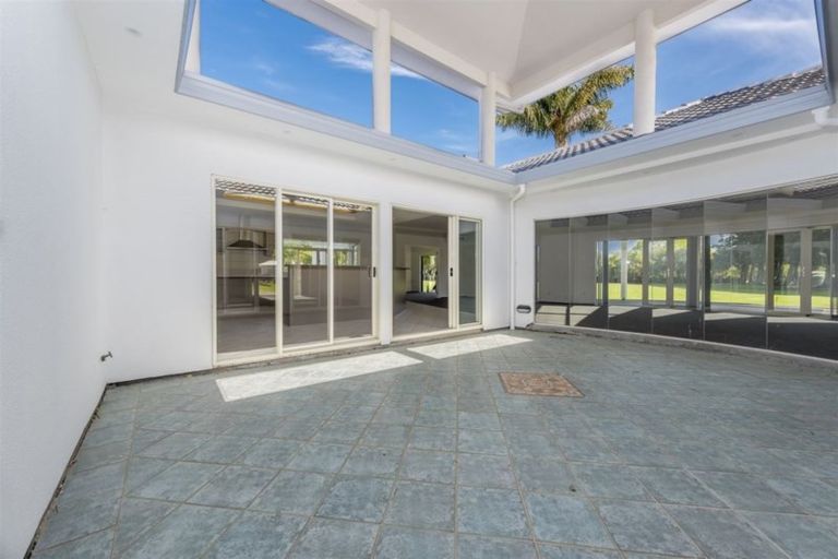 Photo of property in 154 Boord Crescent, Kumeu, 0891