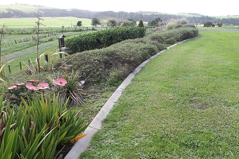 Photo of property in 20 Meikle Road, Tomarata, Wellsford, 0974